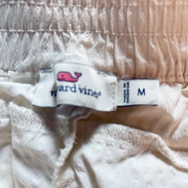 Vineyard Vines Women Cream Performance Athletic Shorts Medium Drawstring Pockets - Image 3