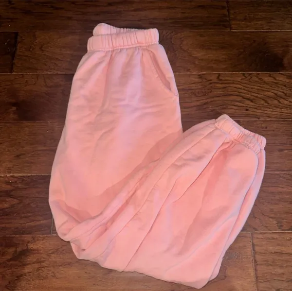 Daily Drills Sweatpants Size M/L #dailydrills #pink #loungewear #trending #parke - Image 4