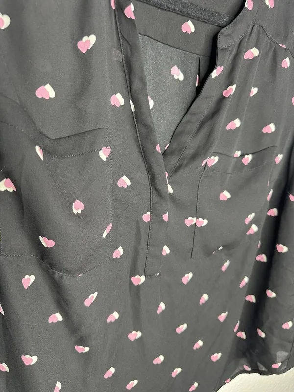 Torrid Shirt Womens Large Heart Print Split Neck 3/4 Sleeve Blouse Black Harper - Image 2