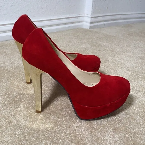 Light In The Box Women’s Red Suede High Heels with Gold Heels Size 7 - Image 3