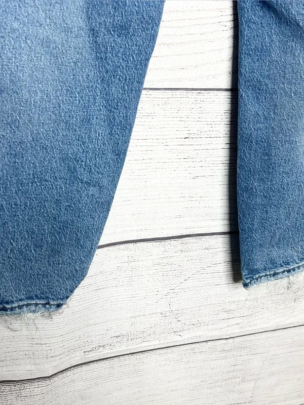 Good American Mid-Rise Cropped Straight Jeans - Blue - Image 9