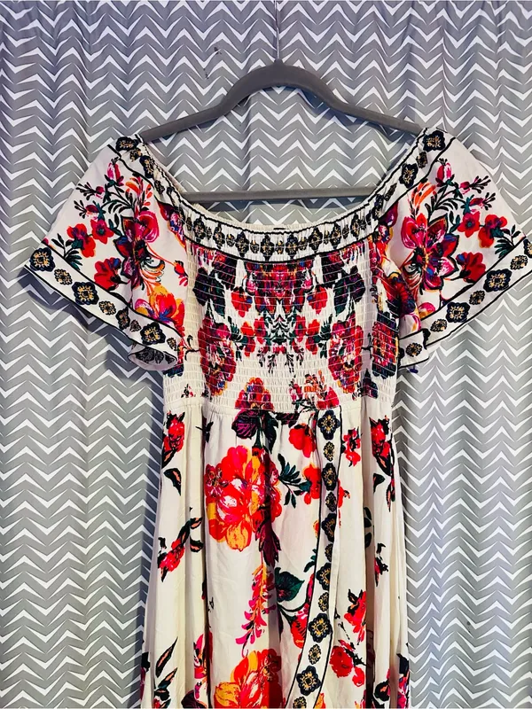 Lulus | Danica Ivory Floral Print Smocked High-Low Maxi Dress, XS - Image 5