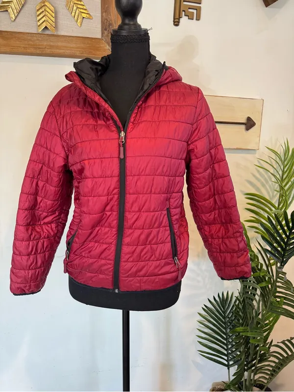 Women's Hooded Quilted Puffer Jacket in Berry Red - Image 2