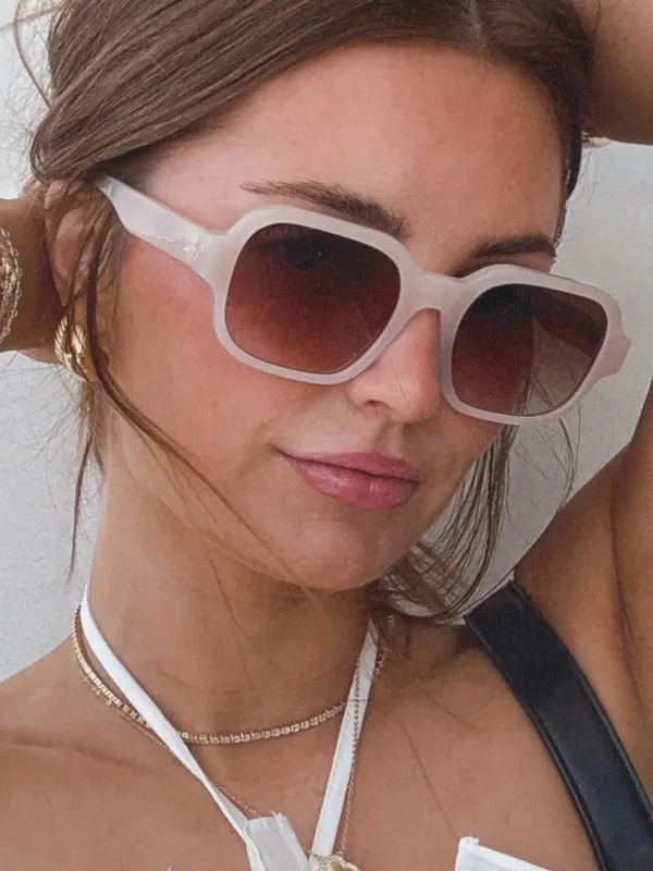 DIFF x Aspyn Ovard Lola Milky Blush Brown Gradient Sunglasses - Image 2
