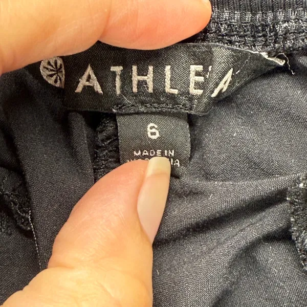 Athleta Trekkie North Jogger Pants Black Stretch Travel Hiking Size‎ 6 flaw - Image 7
