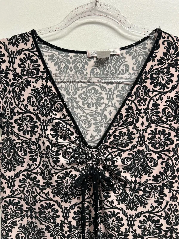 Black Damask Print Pink Short Sleeve Dress - Image 2