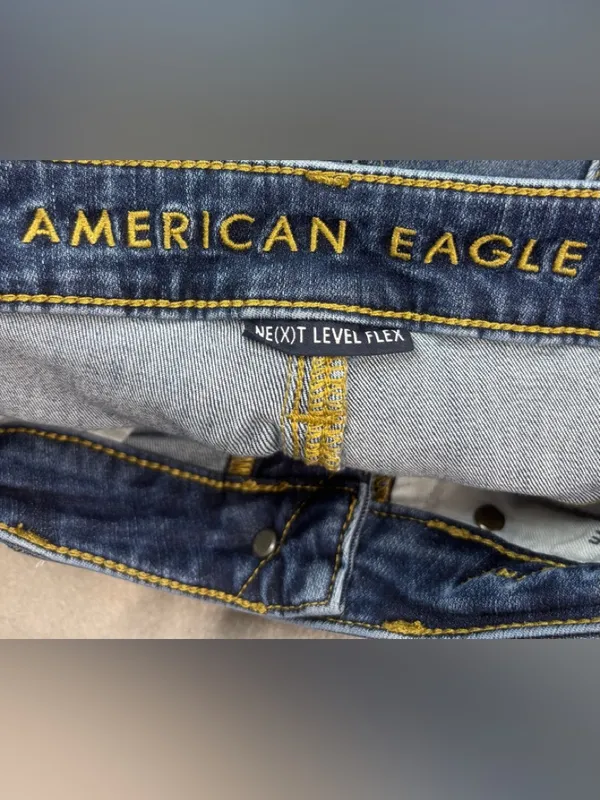 American Eagle 31 Women’s High-Rise Faded Blue Skinny Jeans - Image 8