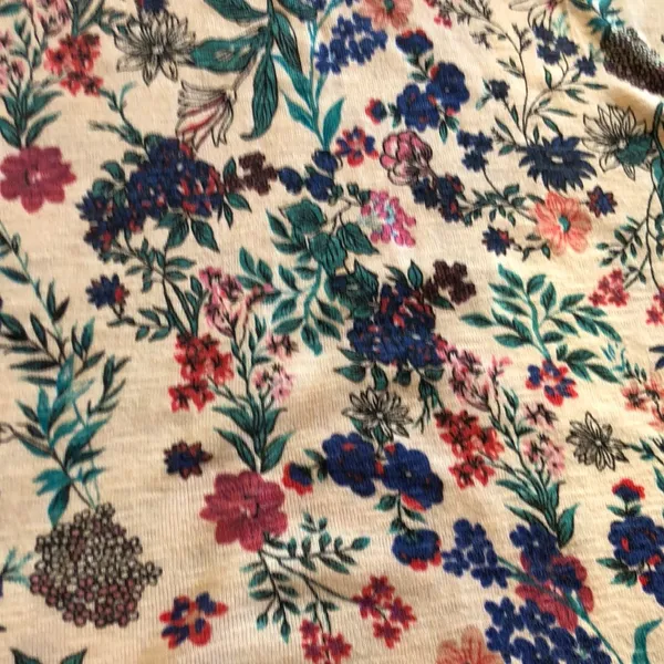 Philosophy Spring or summer airy floral V neck cotton Tee - Image 8