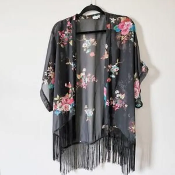 NWT Womens Eyeshadow Black Floral Fringe Kimono Poncho - Sz XS - Image 2