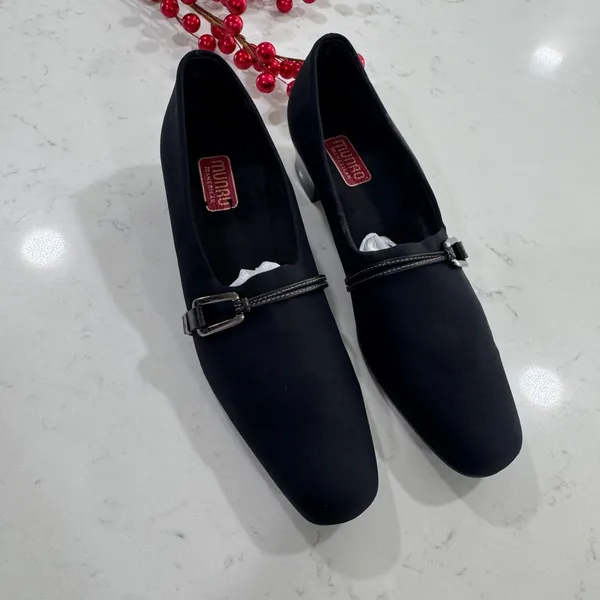 Munro Black Shoe with Silver Buckle - Image 6