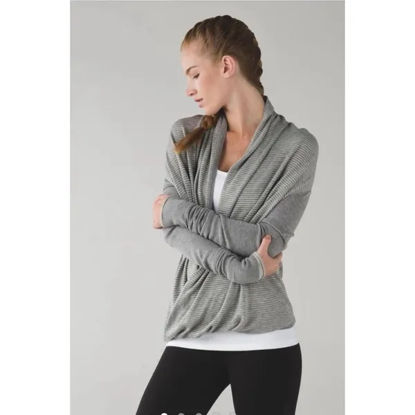 Lululemon Iconic Sweater Wrap knit Drape sweater Gray striped Size 4 Casual - Image 2