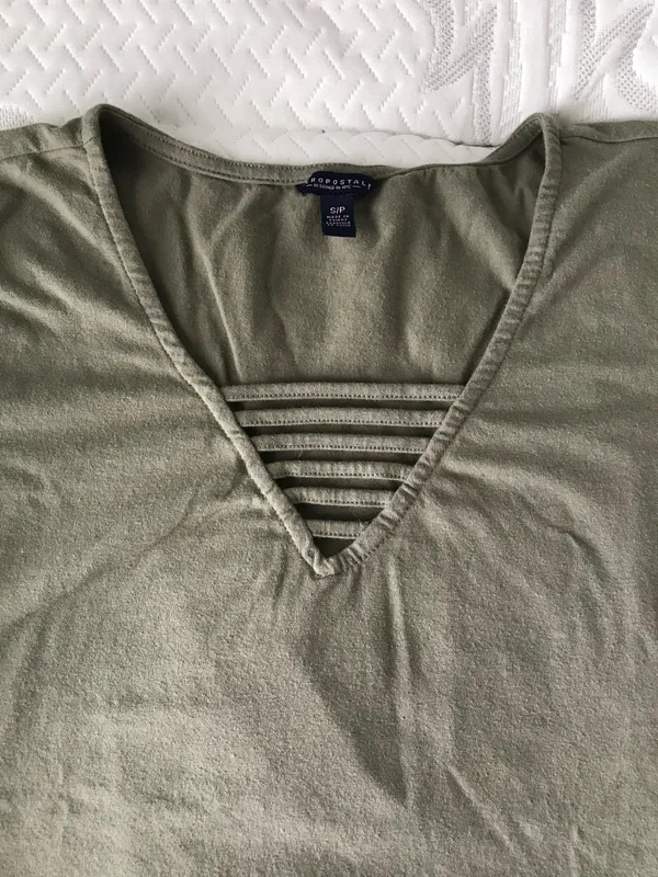 Green Crop Top With Caged Detail - Image 2