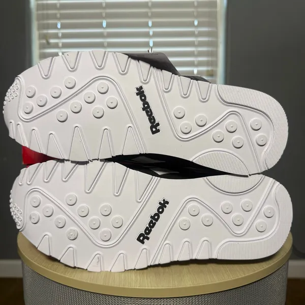 Reebok Unisex Classic Nylon Running Shoes, Black/White, US M9 W10.5 - Image 5