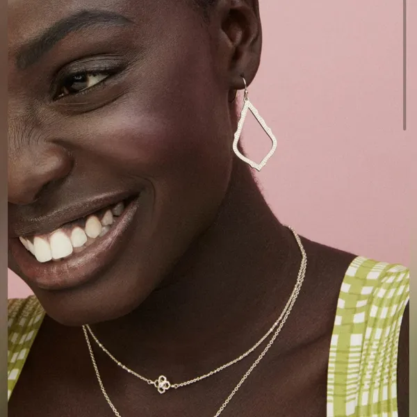 Kendra Scott Sophia Drop Earrings in Silver - Image 2