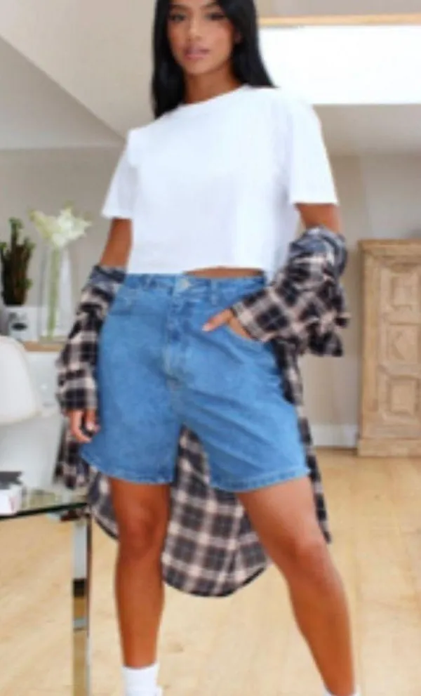 Pretty Little Thing Denim Shorts - Image 5