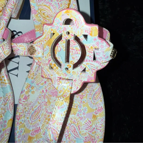 Crown & Ivy™ Wylie Thong Sandals - Pink Paisley Print - Image 2