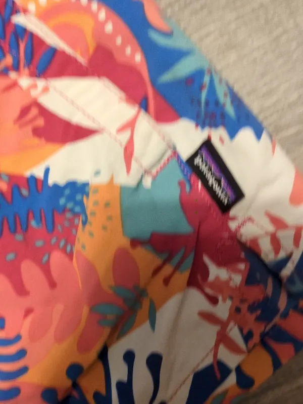 Patagonia Wild Waratah: Reef Pink Barely Baggie Shorts Size Small - Image 2