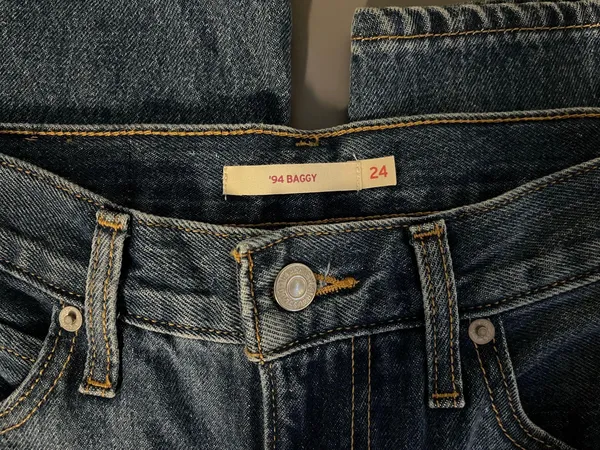Levi’s Jeans 94 Baggy Mid-Rise Straight Leg Women’s - Image 3