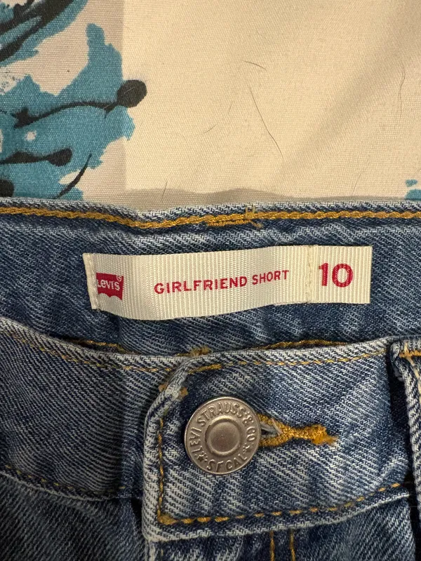 Levi's girl’s mid-rise embroidered cutoff jean shorts - Image 3