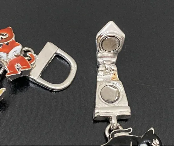 Adorable Silver-tone Enameled Musical Cat Playing Misic Instruments Bracelet 31g - Image 13