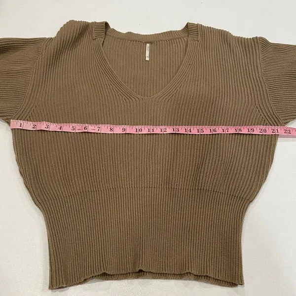 Free People Ribbed Knit V Neck Sweater XS Tan Fitted Cropped Boho - Image 5