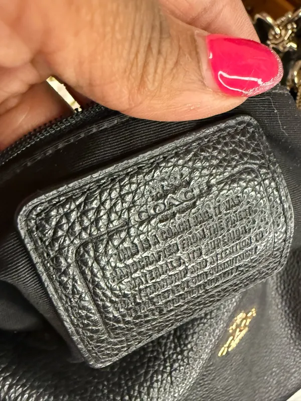 Coach Black Leather Shoulder Bag with Gold Hardware - Image 5