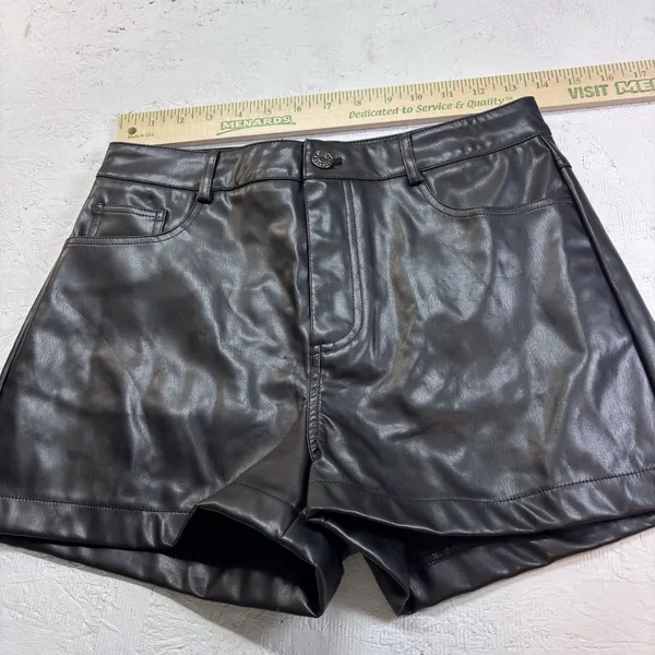AKIRA Black PU Leather Mini Shorts Women’s Medium High Rise Y2K Clubwear Moto - Image 12
