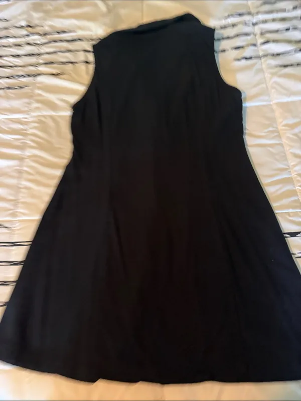 Monteau Los Angeles Sleeveless Black Button-Front A-Line Dress - Image 4