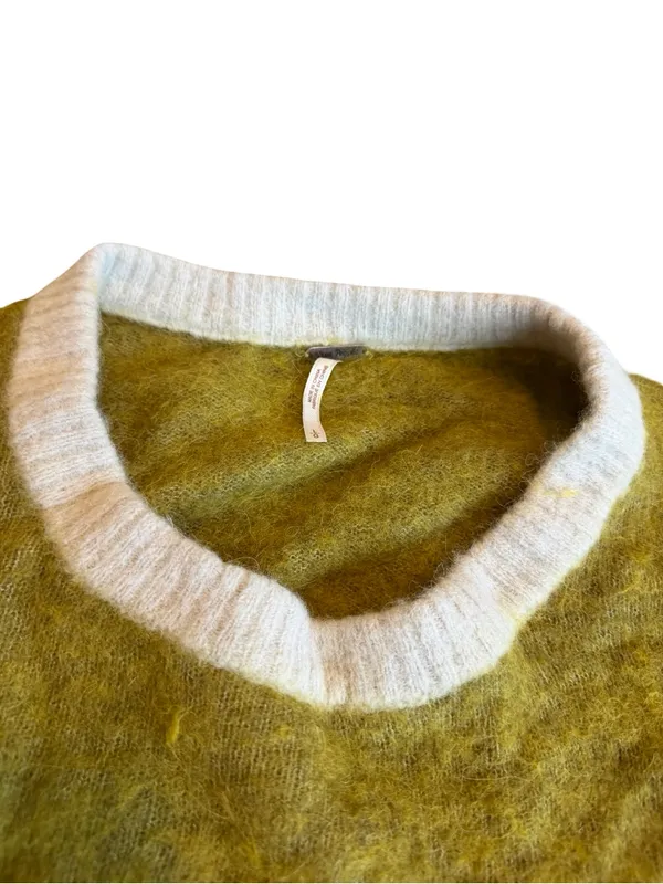 Free People Serendipity V-Neck Fuzzy Sweater Unique Green Boxy Cropped Sz Large - Image 2