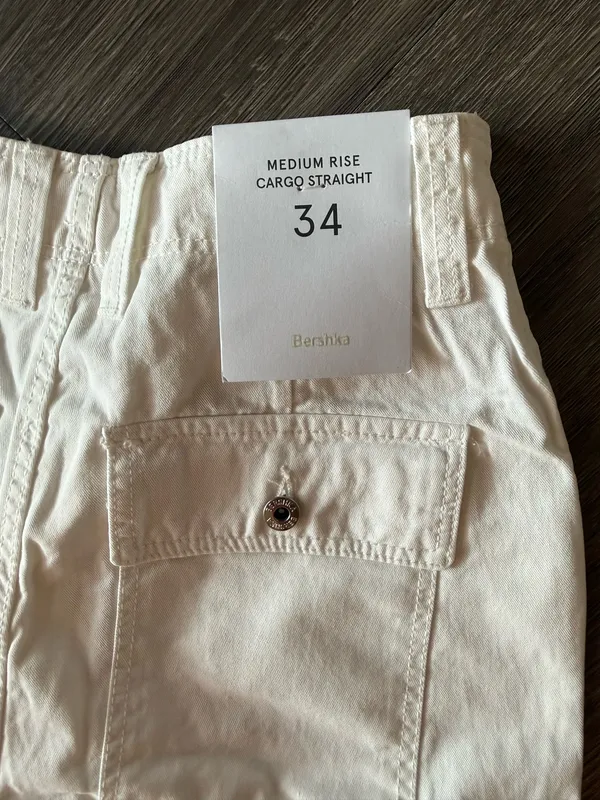 Bershka Medium Rise Cargo Straight  - Image 2