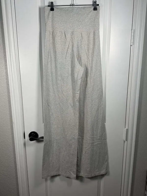 Brandy Melville High-Waisted Wide-Leg Lounge Pants in Heather Grey - Image 4