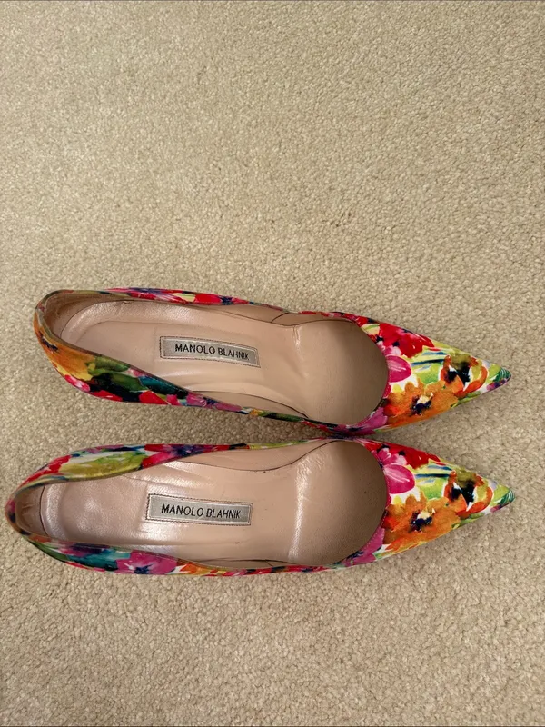 Manolo Blahnik BB Pumps Heels Women’s 39.5 9.5 Floral Stiletto Pink Red Satin - Image 4