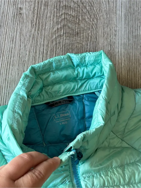 Women’s LL Bean Lightweight Down Jacket - Image 3