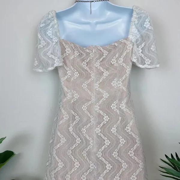 Bellevue the Label Short Sleeve Lace Mini Dress Small NWT - Image 5