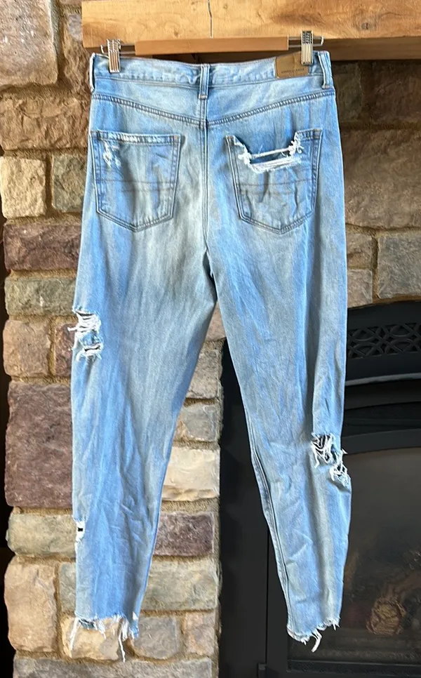 American Eagle Mom Jeans - Image 2