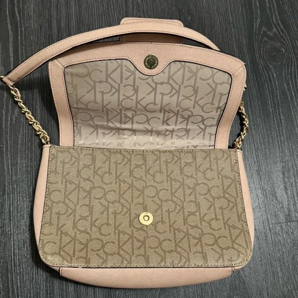 Calvin Klein Vintage Pink Leather Shoulder Purse Handbag w Metal Detail Strap - Image 4