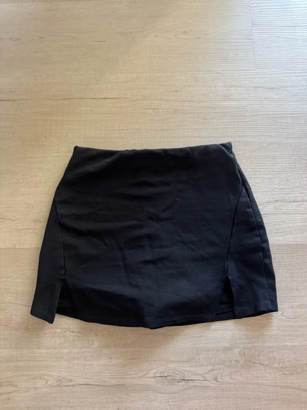 Black Windsor Skirt - Image 2