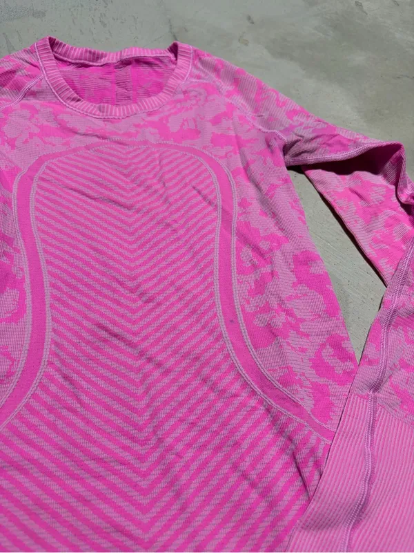 Lululemon swiftly tech Women's Seamless Long-Sleeve Active Top Bright Pink 4 - Image 4