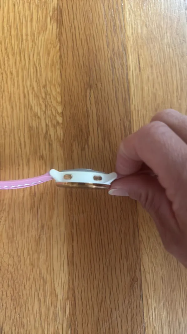 Garmin Vivoactive 4S Rose Gold and Pink Run Band - Image 11