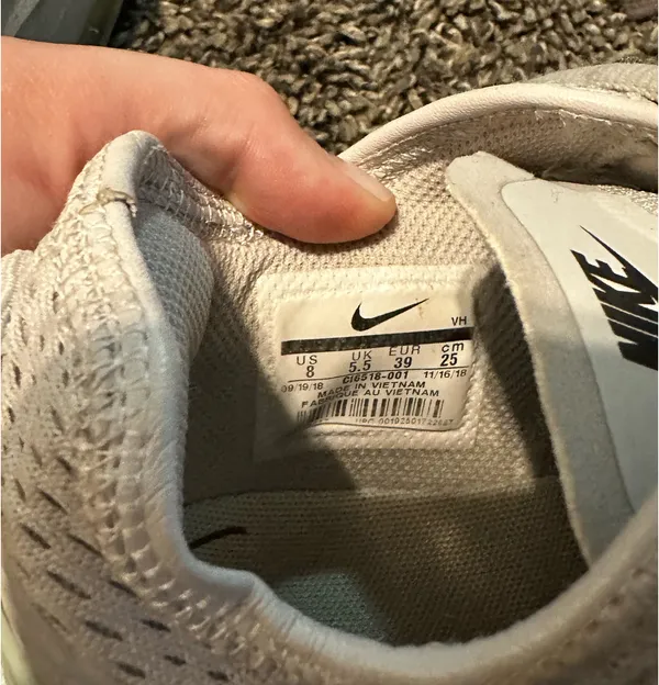 Nike Shoes - Image 4