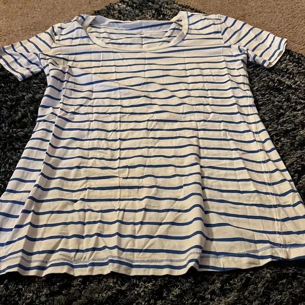Lululemon blue and white‎ top S - Image 2