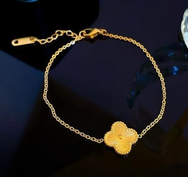 Simple Gold Clover Bracelet - Image 2