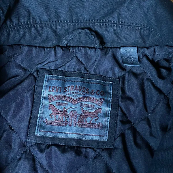 Levi’s Quilted Lined Jacket NWT Large - Image 2