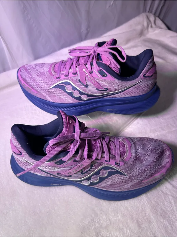 Saucony Women's Pink and Blue Running Shoe - PWRRUN Cushioning - Image 3