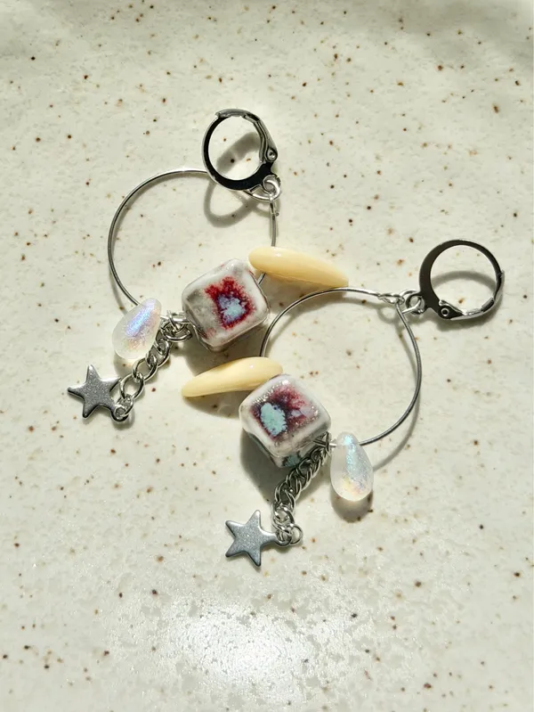Handmade funky boho retro unique hoop dangle earrings🩵 - Image 3