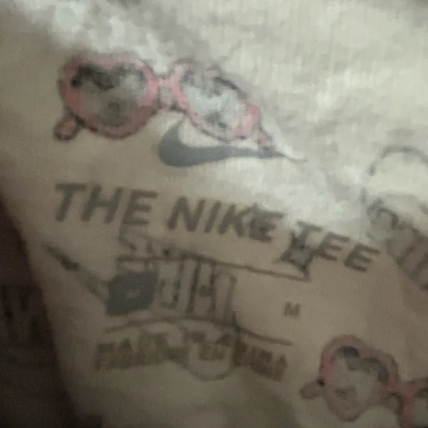 Nike White and Red Graphic Crop Tee - Image 5