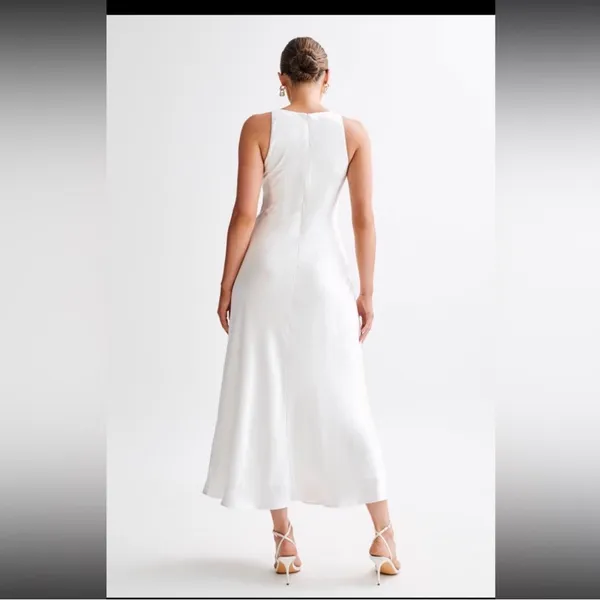 NEW Meshki Meghan Sleeveless Satin V-Neck Maxi Dress Ivory XXXL READ - Image 3