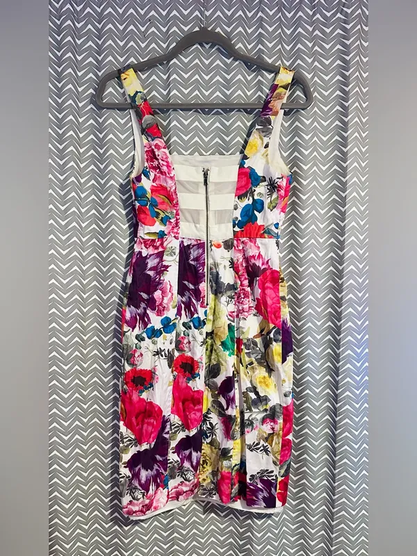 Alice + Olivia | Sleeveless Floral Sheath Dress, size 2 - Image 4