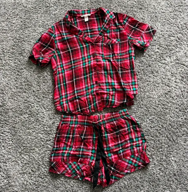 Victoria's Secret Red and Green Plaid Short Pajama Set - Image 2