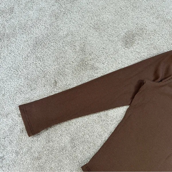 Old Navy Women’s Fitted Long-Sleeve Rib-Knit Henley Top Shirt in Espresso Bark L - Image 8